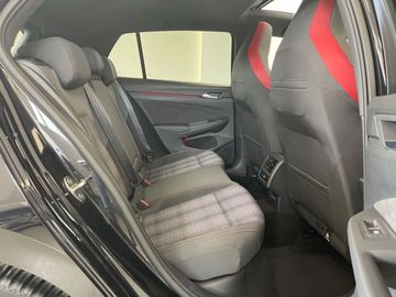 Car image 37