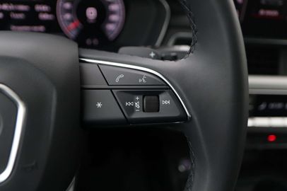 Car image 35