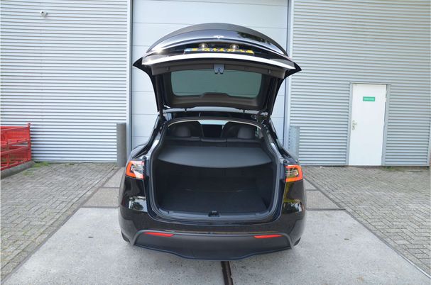 Tesla Model Y Performance AWD 393 kW image number 31