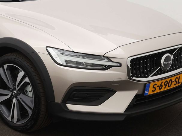 Volvo V60 Cross Country AWD B5 184 kW image number 12