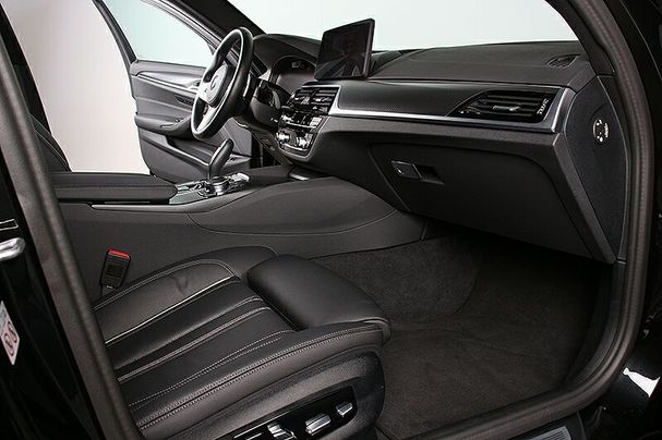 BMW 530d Touring M Sportpaket 210 kW image number 6