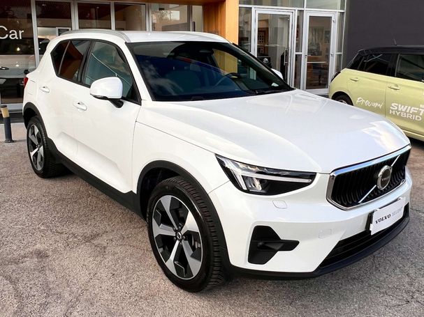 Volvo XC40 B3 Core 120 kW image number 2