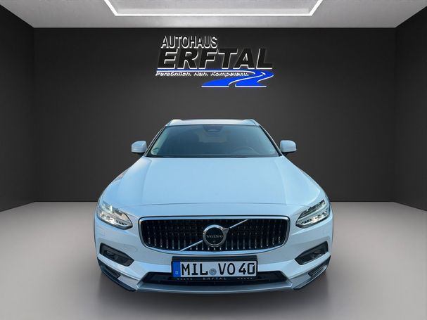 Volvo V90 Cross Country AWD B4 145 kW image number 2