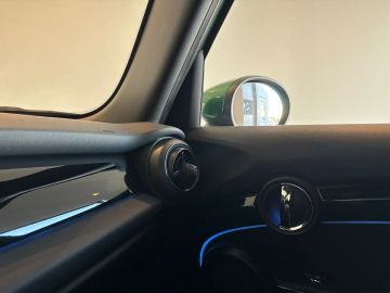Car image 42