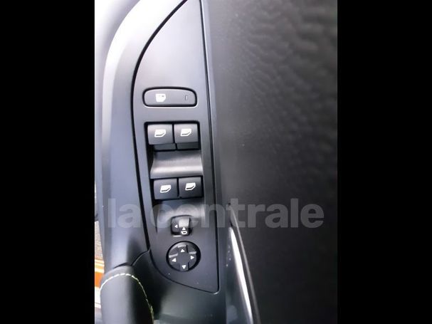 Peugeot 2008 PureTech 130 96 kW image number 18