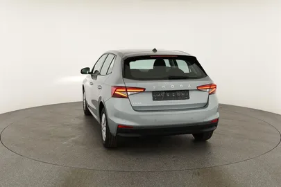 Car image 43