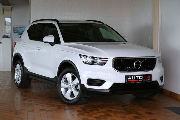 Volvo XC40 Momentum 120 kW image number 2