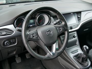 Car image 9