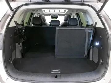 Car image 29
