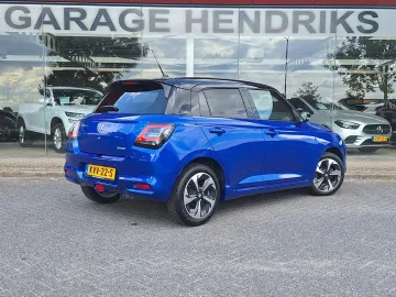 Car image 5