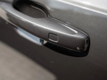 Car image 34