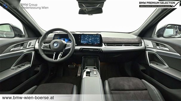 BMW iX2 xDrive30 225 kW image number 12