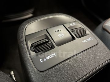 Car image 36