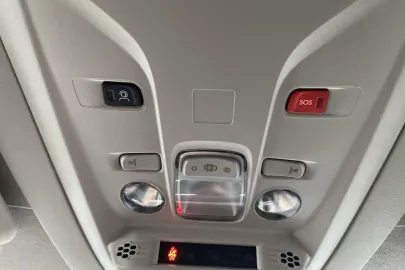 Car image 36