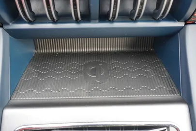 Car image 33
