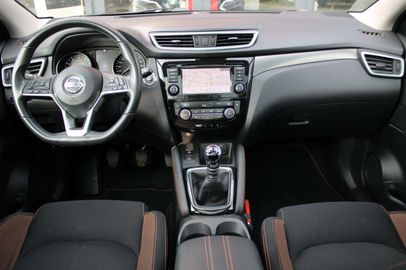 Car image 30