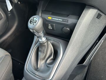 Car image 24