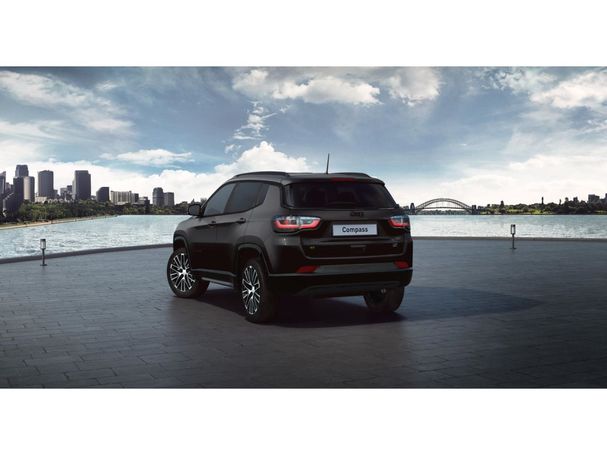 Jeep Compass e-Hybrid Summit 96 kW image number 4