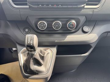 Car image 32
