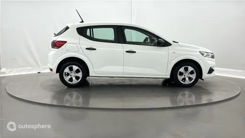Car image 3