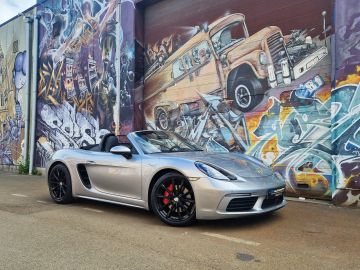 Car image 4