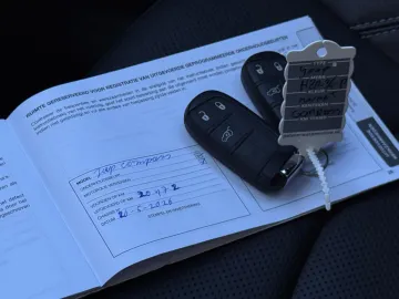 Car image 32