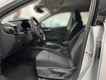 Car image 10