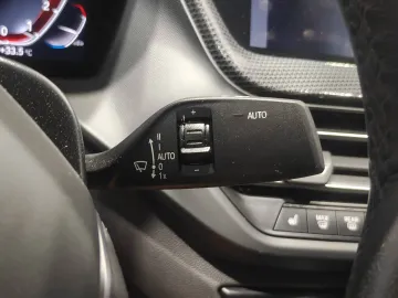 Car image 32
