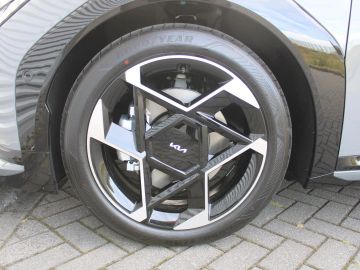 Car image 33