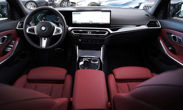 BMW 330e Touring M 215 kW image number 22