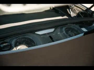 Car image 38