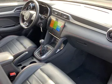 Car image 15
