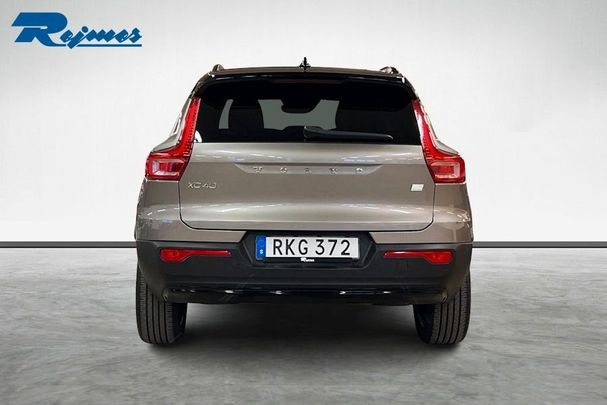 Volvo XC40 Recharge R T4 Design 155 kW image number 3