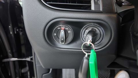 Car image 23