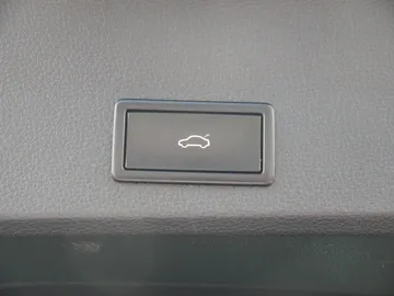 Car image 48
