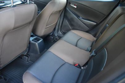 Car image 36