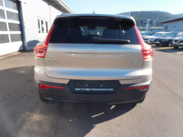 Volvo XC40 B4 Plus Dark 145 kW image number 3