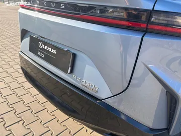 Car image 30