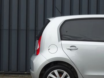 Car image 37