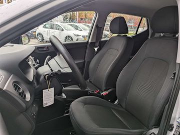 Car image 12