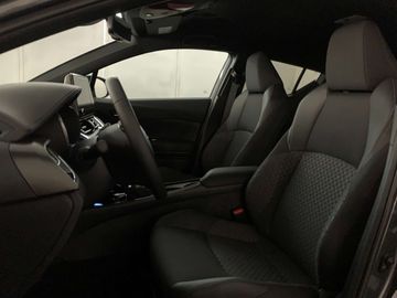 Car image 10