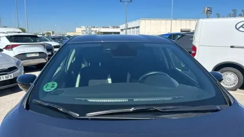 Car image 25