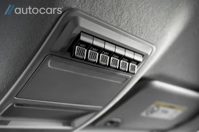 Car image 33