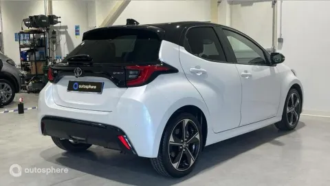 Car image 5