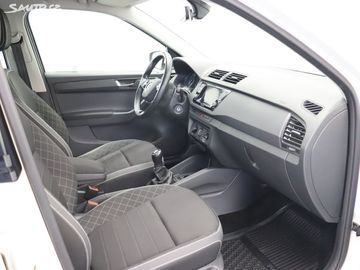 Car image 12