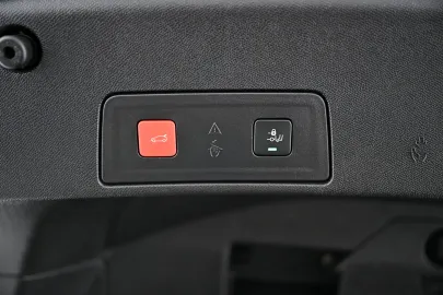 Car image 38