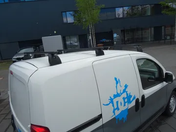Car image 26