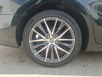 Car image 22