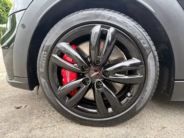 Car image 26