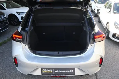 Car image 22